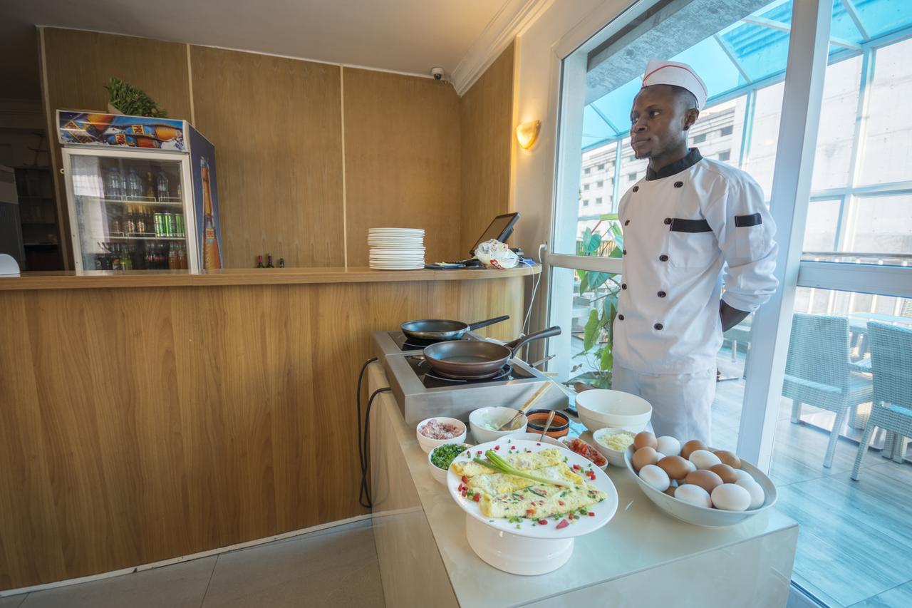 Leon Hotel Kinshasa Buitenkant foto