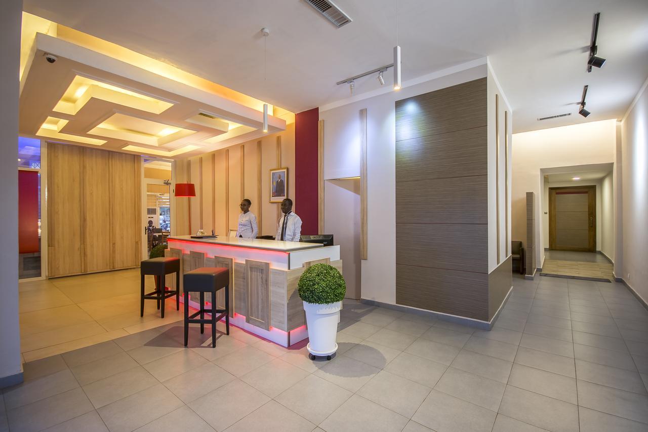 Leon Hotel Kinshasa Buitenkant foto