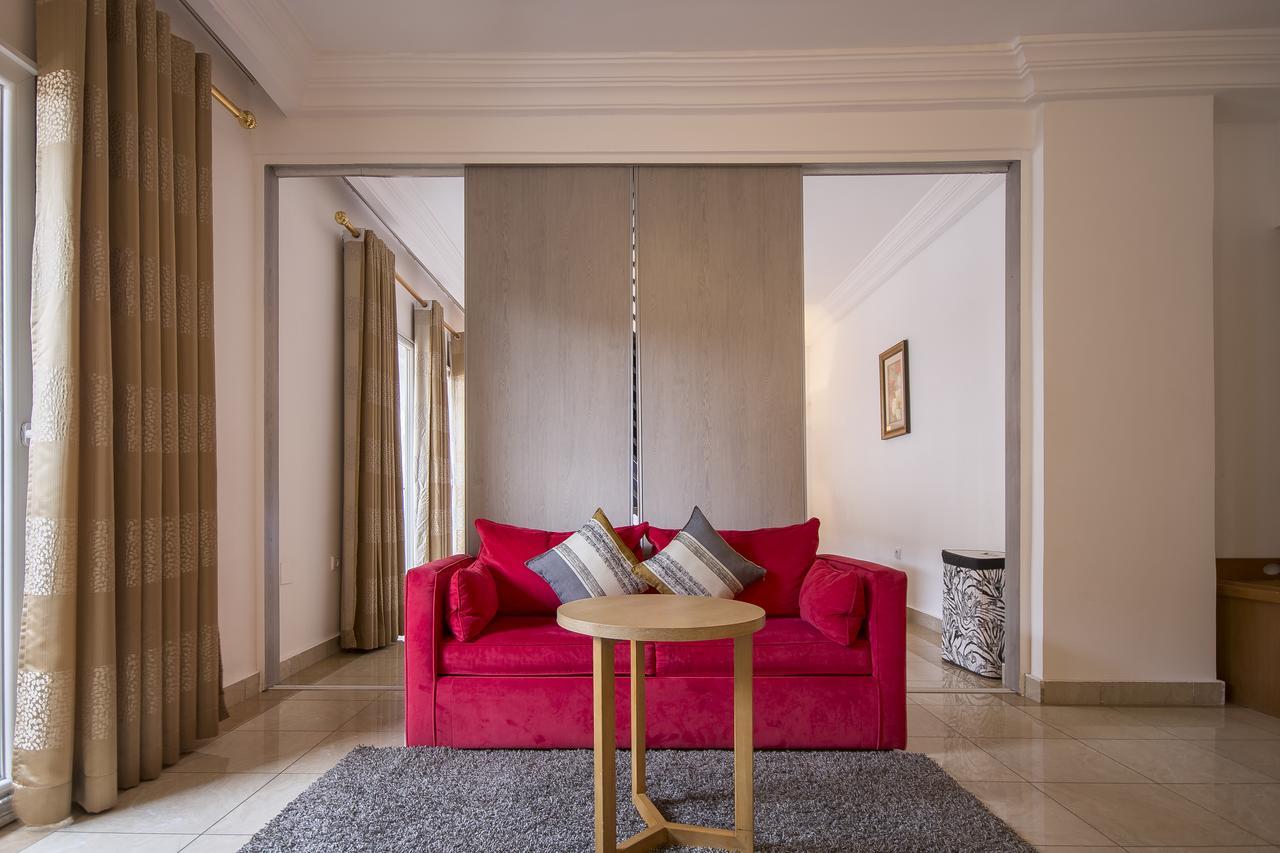 Leon Hotel Kinshasa Buitenkant foto
